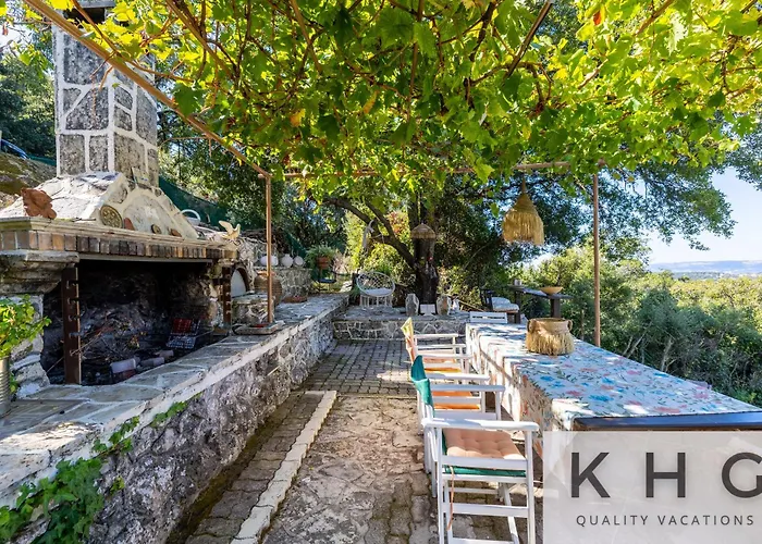 Anti-pera With Private Pool In Dilinata Village! Vilă